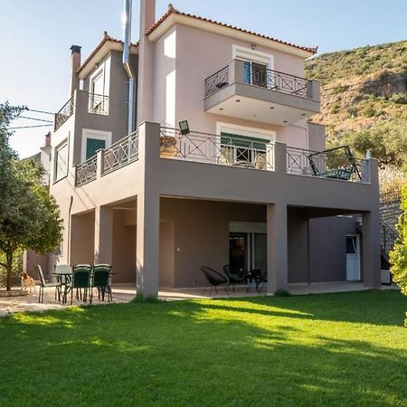 Akrivi'S House In Kalamata Exterior foto