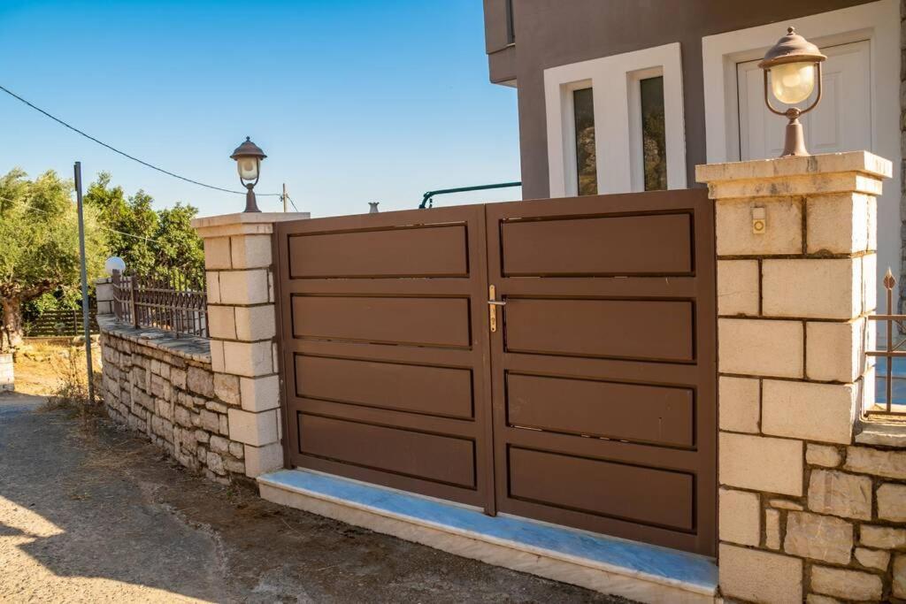 Akrivi'S House In Kalamata Exterior foto