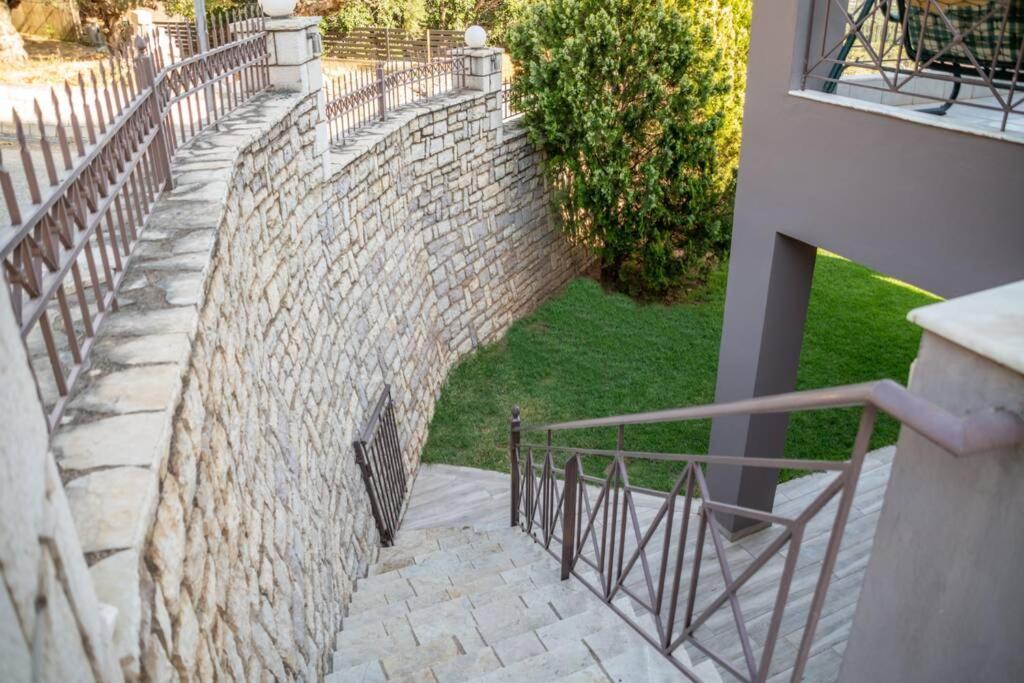 Akrivi'S House In Kalamata Exterior foto